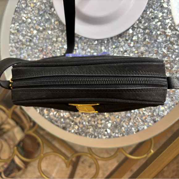 Salvatore Ferragamo vintage calfskin suede Vara shoulder bag GUC - Picture 6 of 13